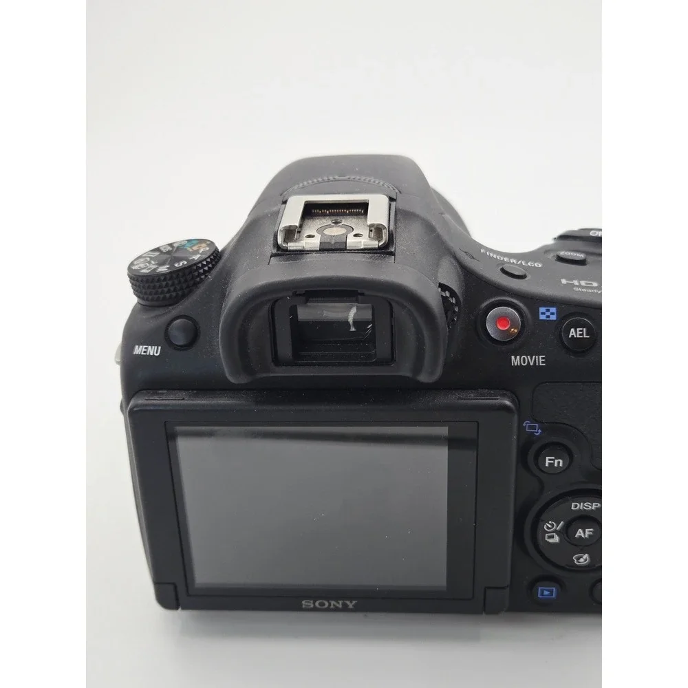 Sony Alpha A58 DSLR Digital Camera 20.1MP- 18-55mm Lens Vivitar Flash WORKS-READ